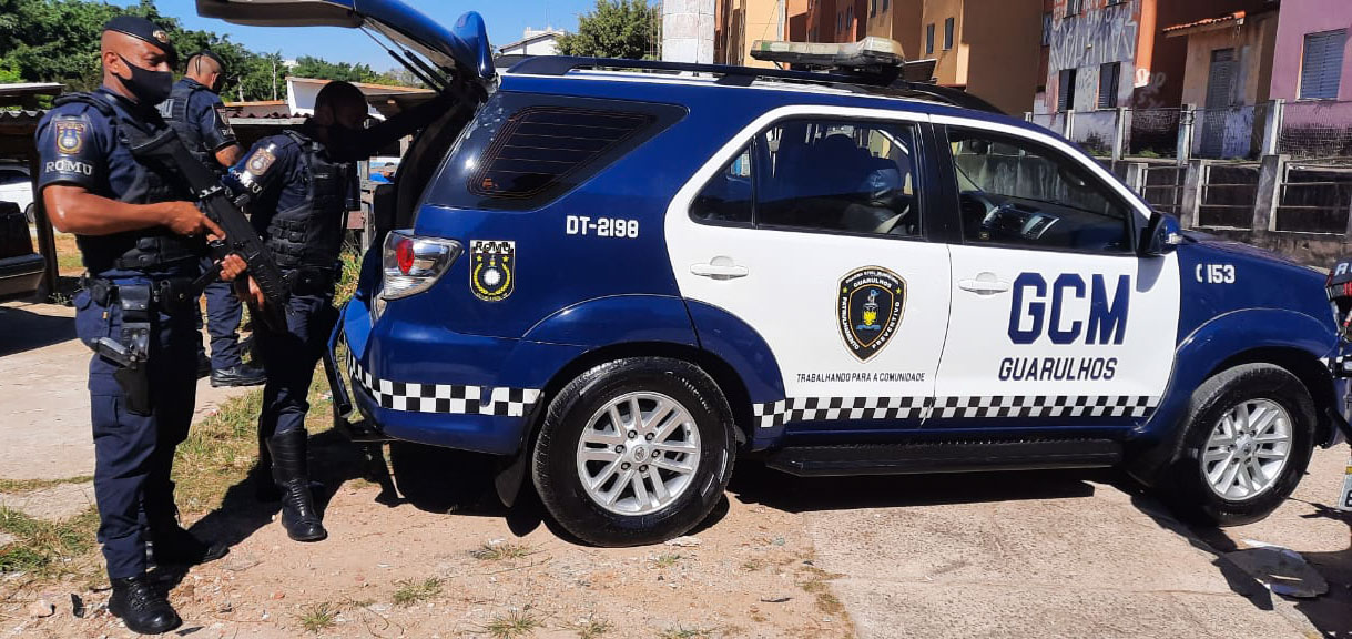 GCM de Guarulhos prende motorista por embriaguez ao volante no Presidente Dutra