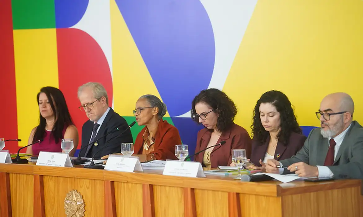 Região: Governo lança Plano Clima com meta de reduzir emissões até 2035