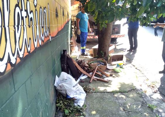 Poder Executivo remove descarte irregular em diversos pontos da cidade