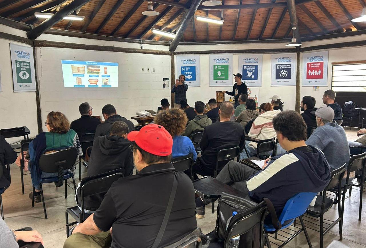 Prefeitura realiza curso de introdução à meliponicultora neste sábado