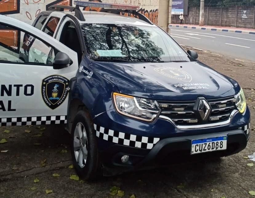 GCM prende homem por furto de mercadorias em farmácia no Macedo