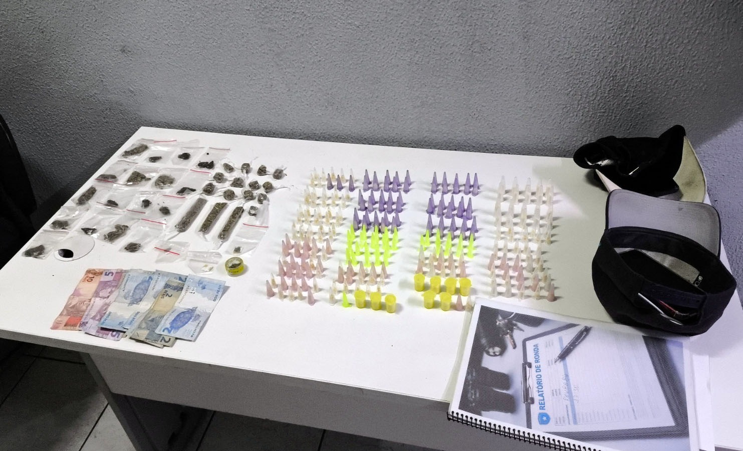 GCM prende três traficantes e apreende adolescente em ações contra o tráfico de drogas