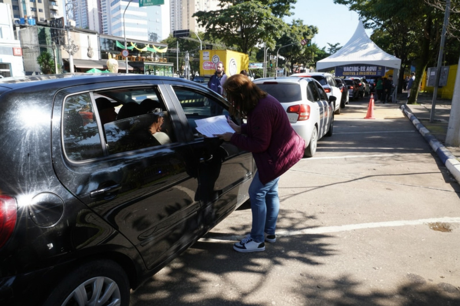 Entenda: Drive-thru contra a gripe aplica 1.240 doses e reforça vacinação em Guarulhos
