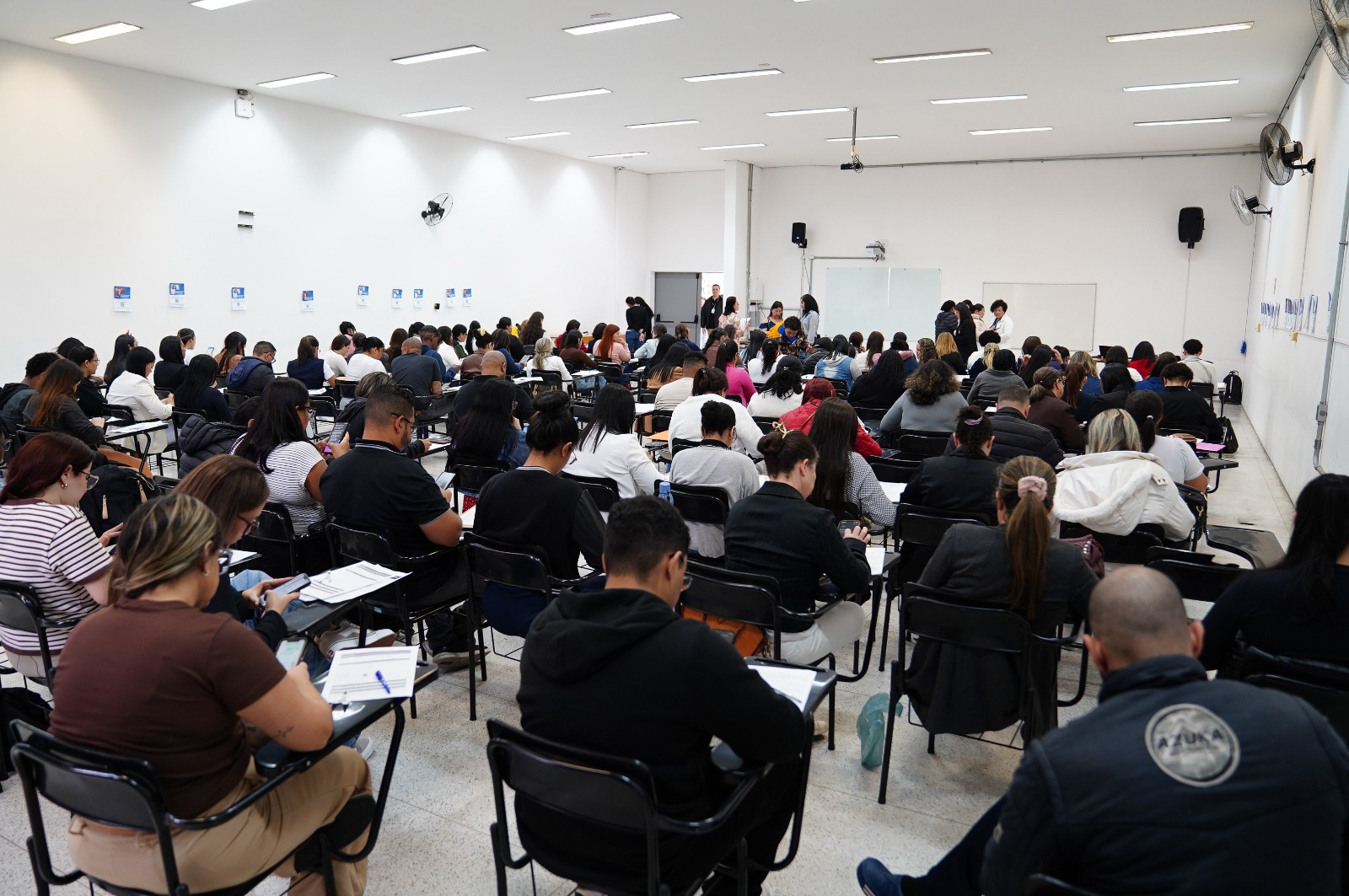 Fique por dentro: Ação no Adamastor reúne mais de 300 pessoas em processo seletivo para vagas de emprego
