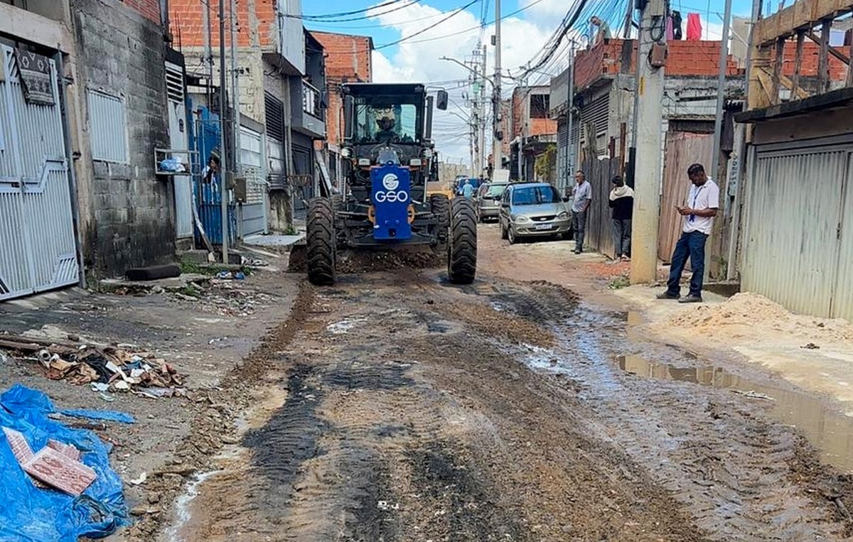 governo local promove cascalhamento em rua do Anita Garibaldi