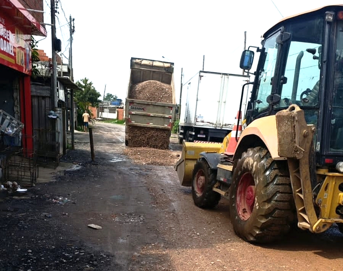 administração municipal promove conservação em trecho de avenida no Jardim Ponte Alta