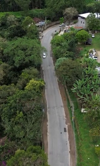 Prefeitura de Guarulhos comunica construção de calçada na estrada do Cabuçu