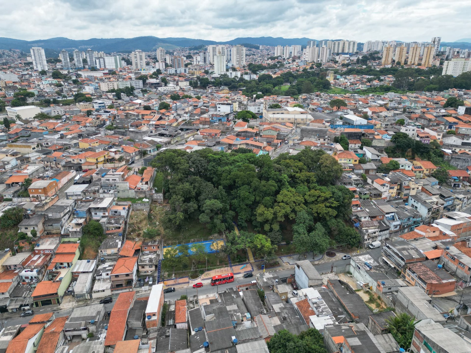 Poder Executivo de Guarulhos lança programa para regularização de edificações